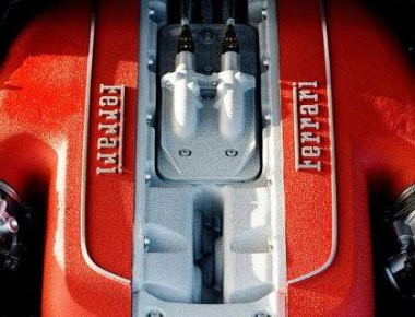 Η Ferrari δεν θα καταργήσει τον ατμοσφαιρικό V12 (φωτό, βίντεο)